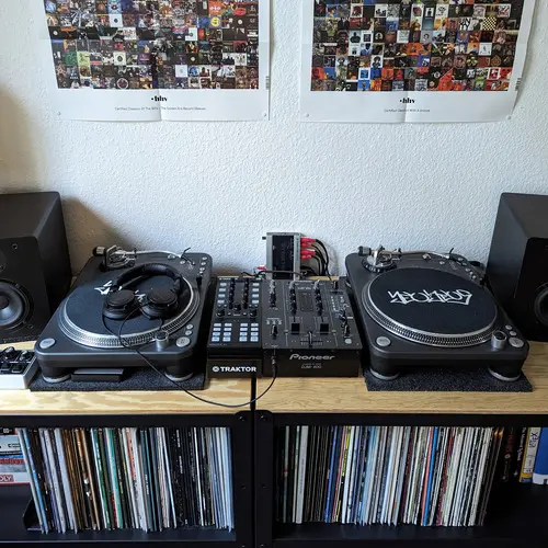 Vinyl DJ Workstation